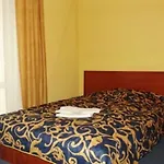 Modena 3*