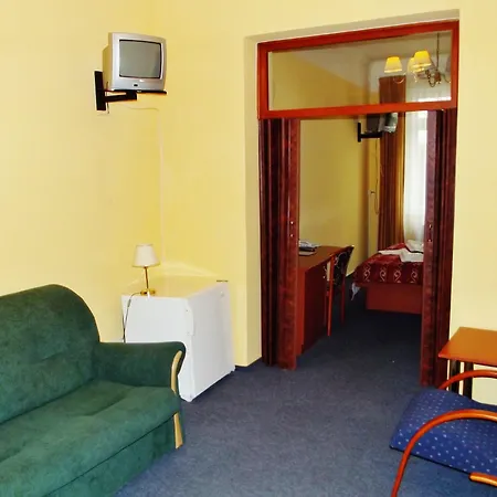 Modena Hotel 3*